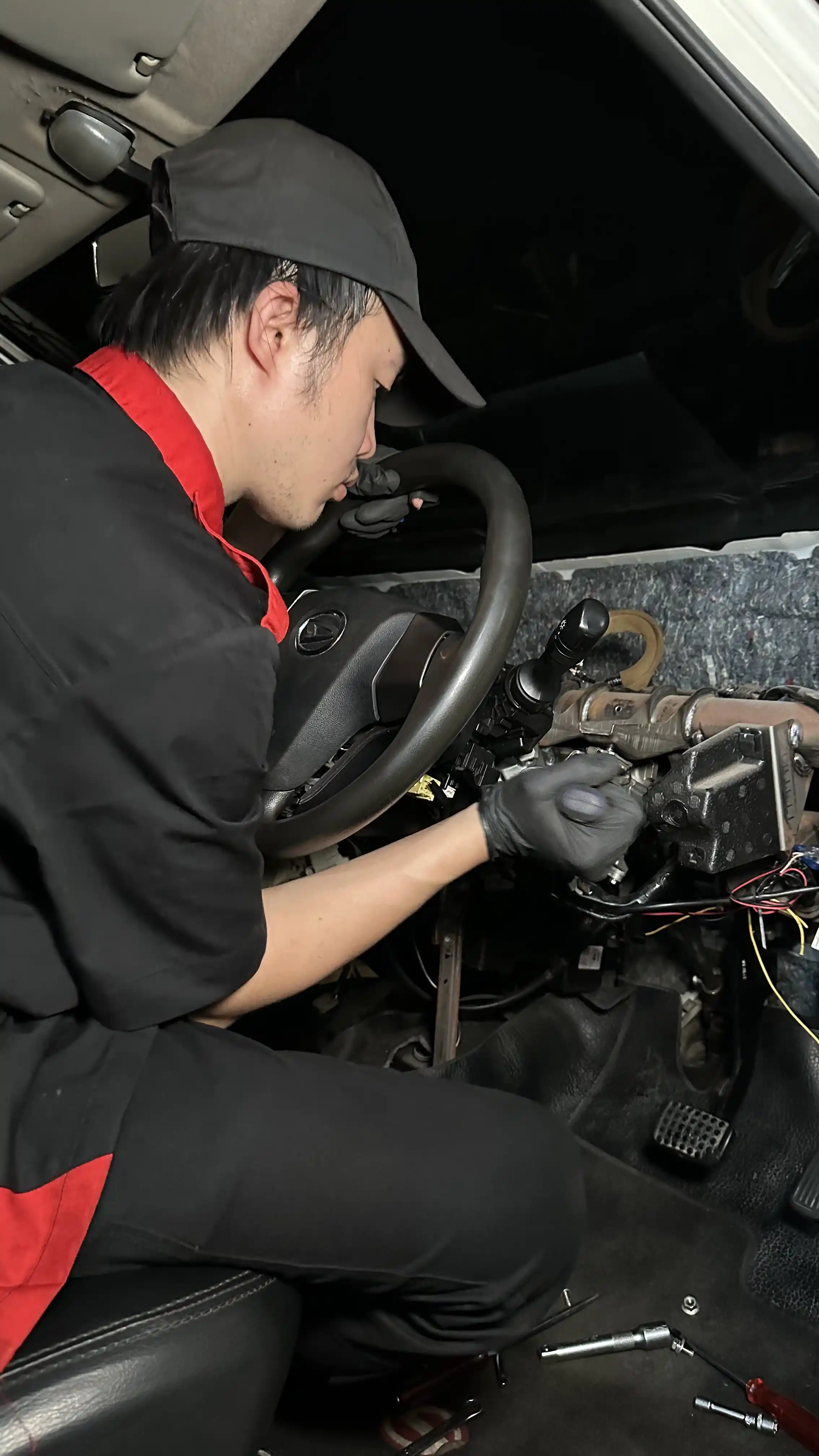 Pengerjaan sistem steering interior