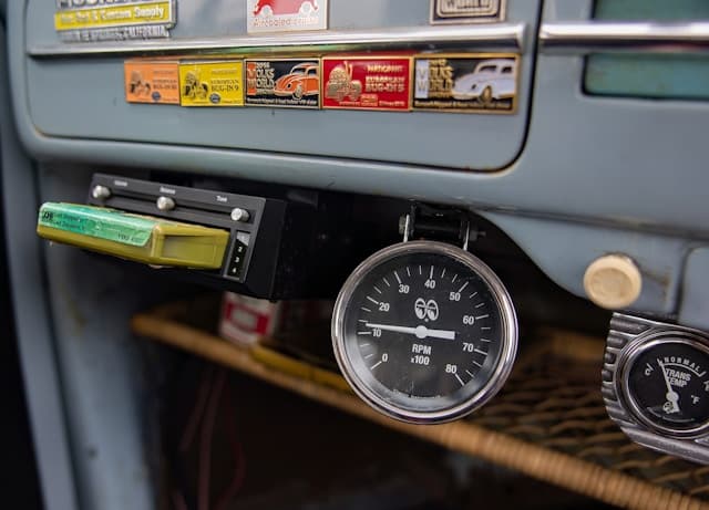 Penyebab RPM Mobil Naik Turun Saat Idle, Normal atau Bermasalah?