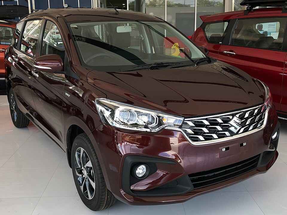 960px-2022 Suzuki Ertiga Smart Hybrid GX (1)