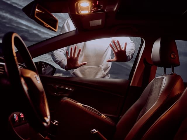 Kenapa Pintu Mobil Tidak Bisa Dibuka dari Dalam? Ini Penyebab dan Cara Mengatasinya