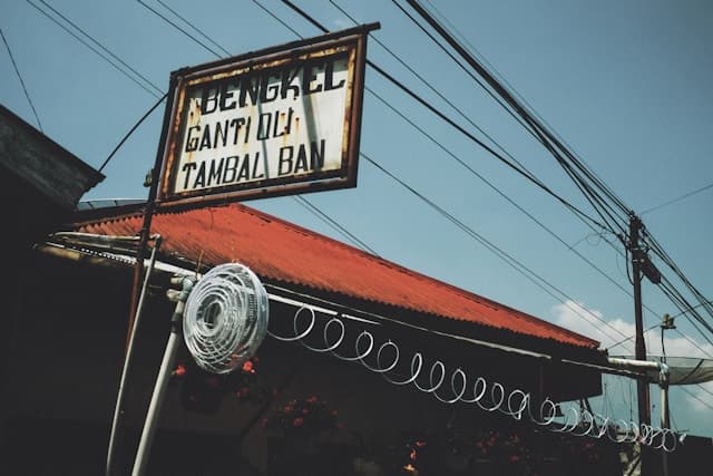 Servis di Bengkel Resmi atau Bengkel Umum? Cek Perbedaan dan Plus Minusnya