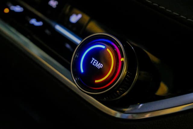 8 Penyebab Mesin Mobil Cepat Panas dan Solusi yang Tepat untuk Mengatasinya